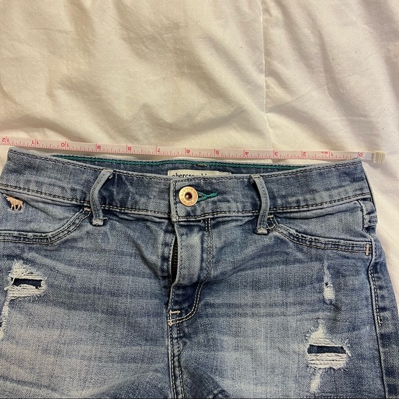 Abercrombie kids girls size 11/12 shorts.  EUC distressed denim - Picture 6 of 6